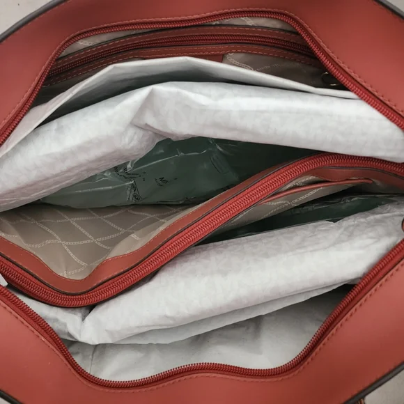 Michael Kors Voyager Logo Medium Tote Bag - Picture 5 of 9